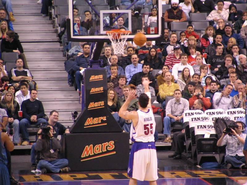 Raptors - 02.04.2005 041.jpg